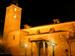 Vista nocturna de la fachada de la Iglesia parroquial de San Martín