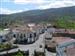 Esta vista está tomada desde lo alto del campanario de la iglesia.