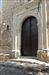 Escaleras empedradas, y puerta de la iglesia de la Inmaculada del siglo XVI (Beas de Granada)