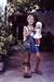 Isabel con su muñeca en el patio !1965 !