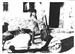1962 Niña en una moto