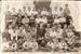foto del  maestro  y alumnos del colegio san jose de villafranca por los  años  40